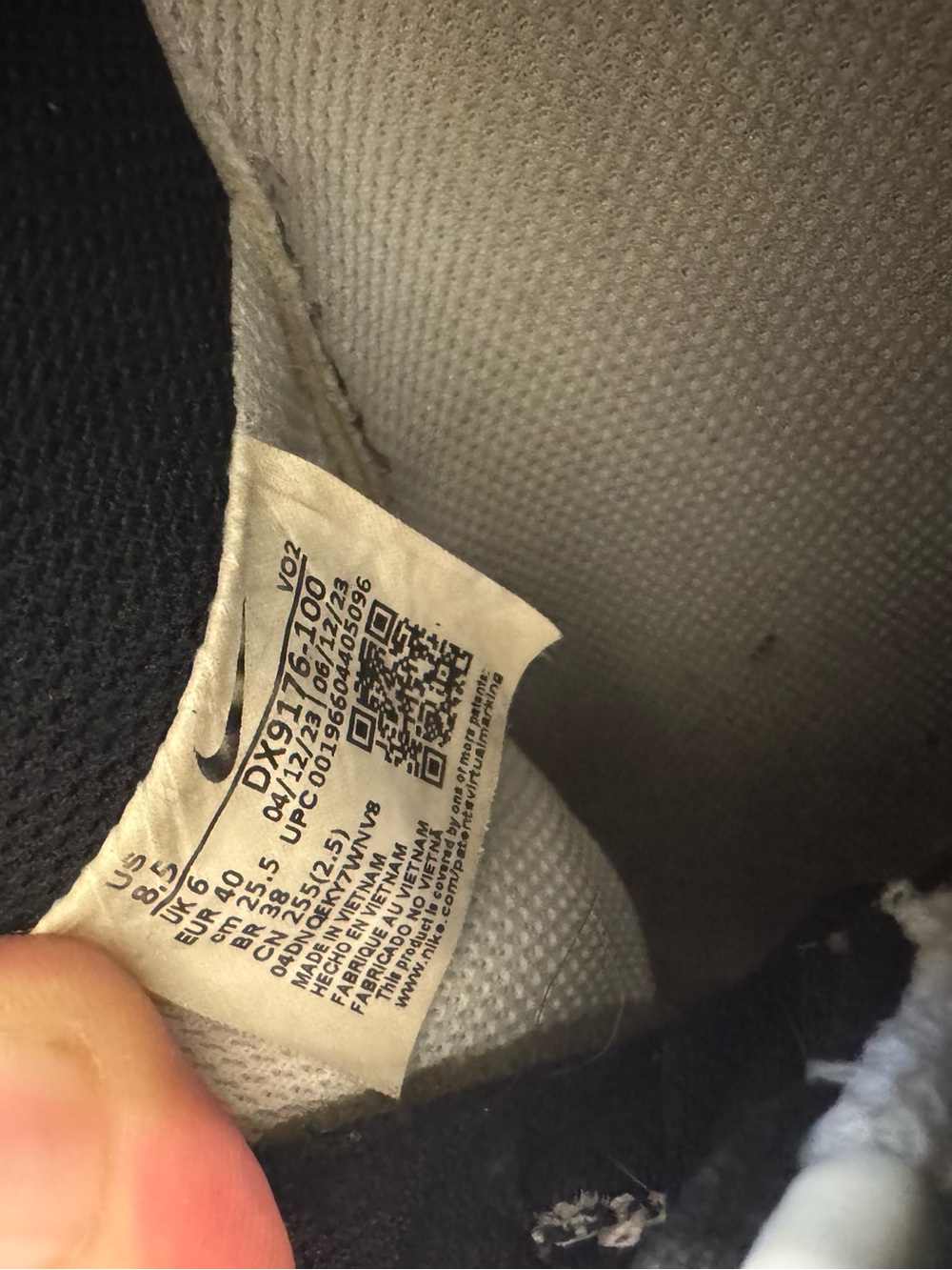 Size 8.5 - Nike Gamma Force White Black shoes - Picture 6 of 6